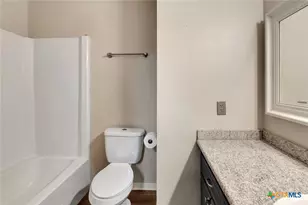 215 Chantilly St, Victoria, TX 77904 - Photo 21