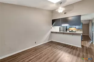 215 Chantilly St, Victoria, TX 77904 - Photo 5