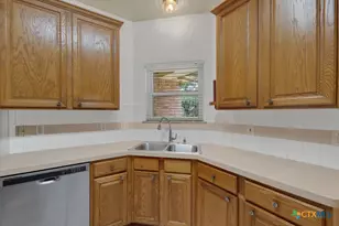 324 Raven Ridge, New Braunfels, TX 78130 - Photo 13