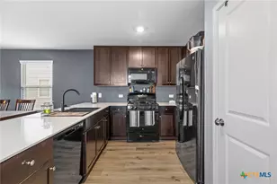 12 Trinity Cir, Lockhart, TX 78644 - Photo 7