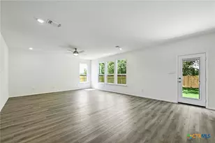 719 Ryan St, Belton, TX 76513 - Photo 3