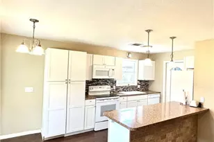225 Monterrey Dr, Victoria, TX 77904 - Photo 5