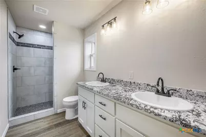 1226 E US Highway 90, Flatonia, TX 78941 - Photo 11