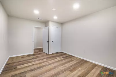 1226 E US Highway 90, Flatonia, TX 78941 - Photo 17