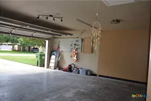 210 Meadow Ln, Martindale, TX 78655 - Photo 21