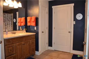 210 Meadow Ln, Martindale, TX 78655 - Photo 9