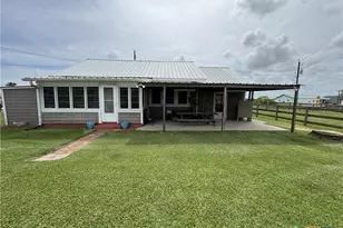 549 Marshall Johnson Ave, Port Lavaca, TX 77979 - Photo 1