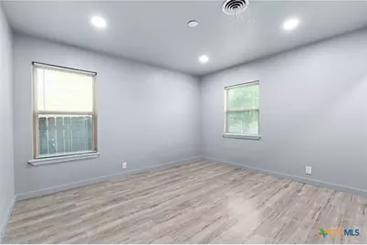 805 S 32nd, Temple, TX 76501 - Photo 11