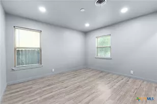 805 S 32nd, Temple, TX 76501 - Photo 11