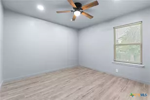 805 S 32nd, Temple, TX 76501 - Photo 7