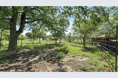 275 & 279 Cross Road, Kingsbury, TX 78638 - Photo 3