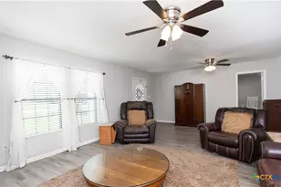 507 E 1st St, Cameron, TX 76520 - Photo 3