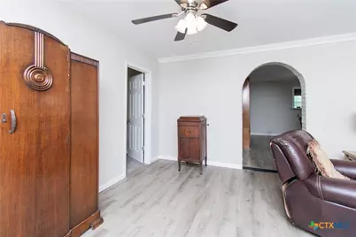 507 E 1st Street, Cameron, TX 76520 - Photo 5