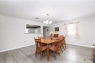 507 E 1st St, Cameron, TX 76520 - Photo 9