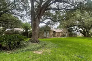 403 Turtle Rock Dr, Victoria, TX 77904 - Photo 29