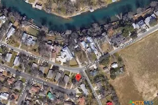 355 Bobolink Dr, New Braunfels, TX 78130 - Photo 1