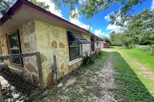 1506 Golf Course Rd, Gatesville, TX 76528 - Photo 9