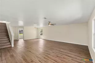 671 NW Crossing Dr, New Braunfels, TX 78130 - Photo 9