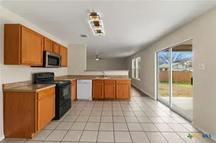 671 NW Crossing Dr, New Braunfels, TX 78130 - Photo 21