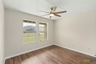 671 NW Crossing Dr, New Braunfels, TX 78130 - Photo 9