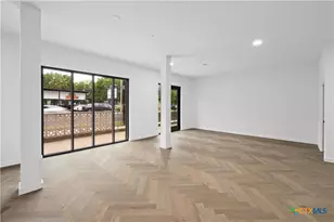 2209 S 1st St, Austin, TX 78704 - Photo 5