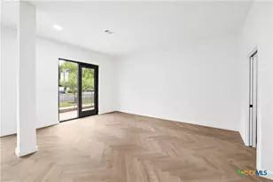 2209 S 1st St, Austin, TX 78704 - Photo 9