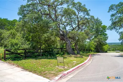 127 Kings Way, New Braunfels, TX 78132 - Photo 5