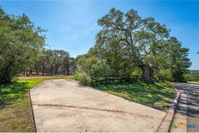 127 Kings Way, New Braunfels, TX 78132 - Photo 9