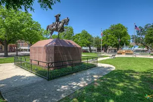 915 Prince Albert, Seguin, TX 78155 - Photo 7