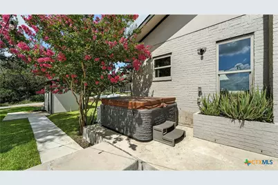 130 Oak Ridge Drive, New Braunfels, TX 78132 - Photo 9