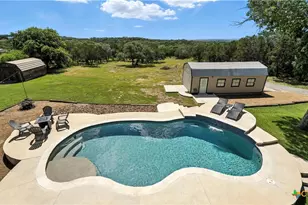 130 Oak Ridge Dr, New Braunfels, TX 78132 - Photo 7