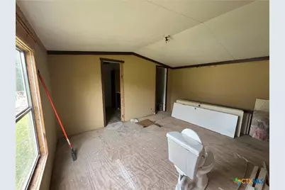 408 Debbie Street, Victoria, TX 77905 - Photo 13