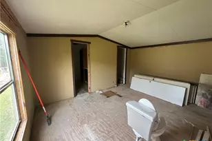 408 Debbie St, Victoria, TX 77905 - Photo 13