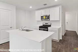 914 Indian Wy, Seguin, TX 78155 - Photo 3