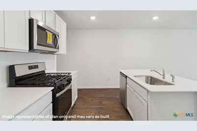 914 Indian Way, Seguin, TX 78155 - Photo 9