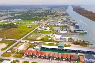 440 S 15th St, Port O'Connor, TX 77982 - Photo 17