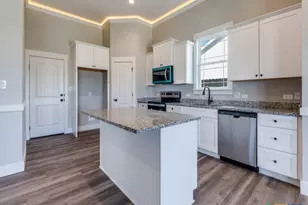 188 Turnberry Dr, La Vernia, TX 78121 - Photo 7