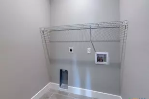 188 Turnberry Dr, La Vernia, TX 78121 - Photo 19