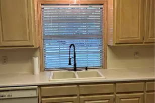 184 E Lincoln St, New Braunfels, TX 78130 - Photo 15