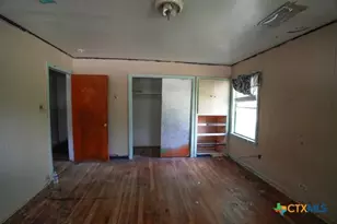 626 E Wallace St, Gonzales, TX 78629 - Photo 17