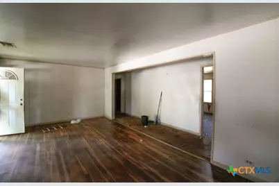 626 E Wallace Street, Gonzales, TX 78629 - Photo 9