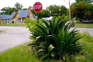 626 E Wallace St, Gonzales, TX 78629 - Photo 3