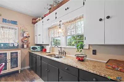 437 E 7th Street, Yorktown, TX 78164 - Photo 13