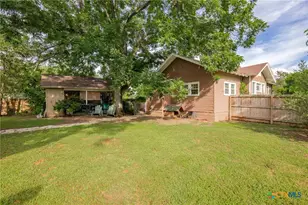 437 E 7th St, Yorktown, TX 78164 - Photo 27