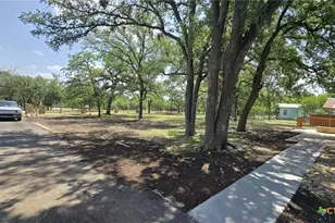 305 Remuda Dr, Liberty Hill, TX 78642 - Photo 7