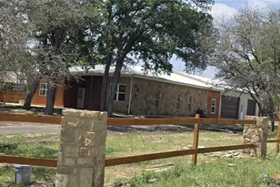 305 Remuda Dr, Liberty Hill, TX 78642 - Photo 5