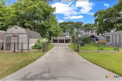 1321 E Zipp Road, New Braunfels, TX 78130 - Photo 5