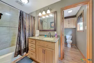 1321 E Zipp Rd, New Braunfels, TX 78130 - Photo 33