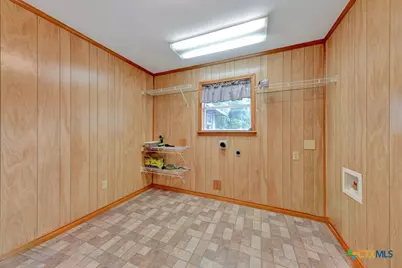 1321 E Zipp Road, New Braunfels, TX 78130 - Photo 27