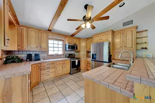 1321 E Zipp Rd, New Braunfels, TX 78130 - Photo 23